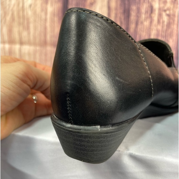 Earth Origins black leather slip on shoes women’s size 7m - Picture 6 of 17